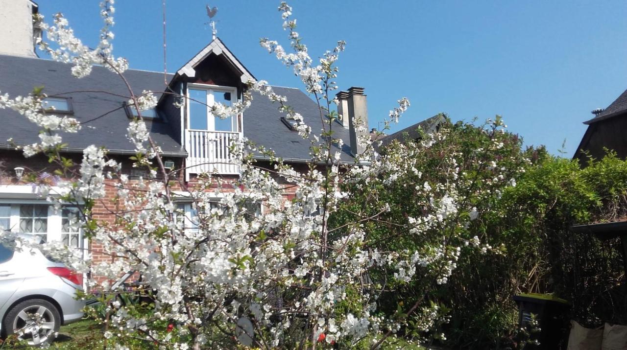 Vacances Paisibles Sur La Cote Fleurie. Trouville-sur-Mer Luaran gambar